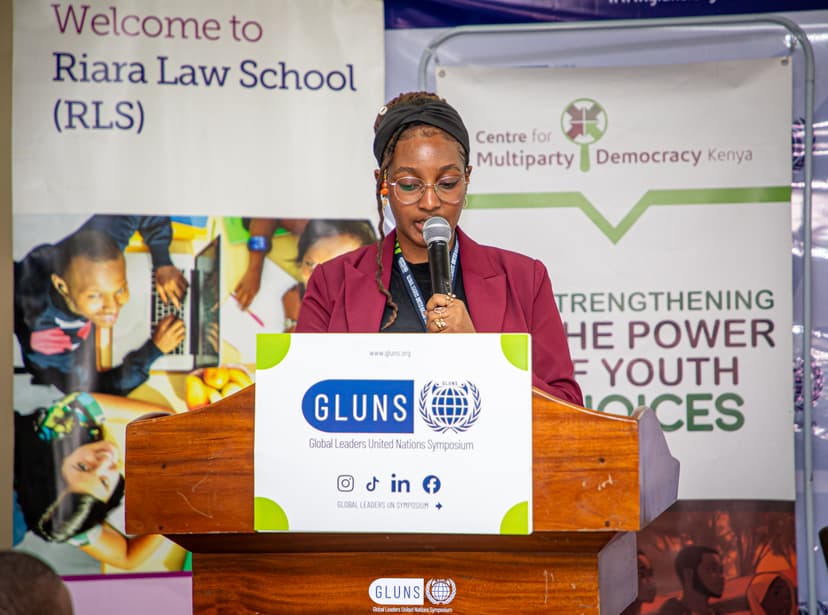 Students collaborating in Model UN